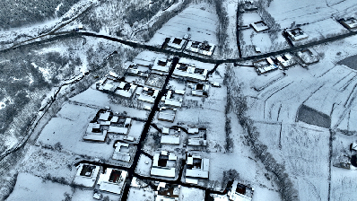 青海化隆：銀裝素裹 雪景如畫